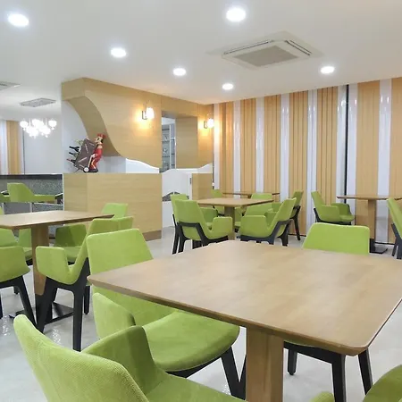 Akcayhan Hotel *